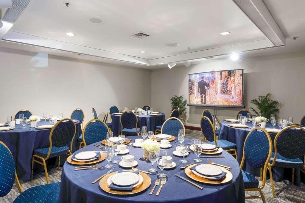 Chase Suites Brea-Fullerton - North Orange County Servizi foto